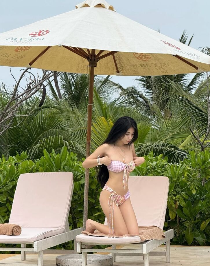 Gái xinh Việt Nam mặc bikini đi biển và tự tin khoe dáng
