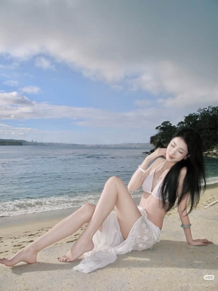 Ngắm loạt ảnh gái xinh mặc bikini đi biển đầy quyến rũ với nhan sắc rạng rỡ đón hè 12 Ảnh gái xinh mặc bikini biển, pose quyến rũ dưới nắng
