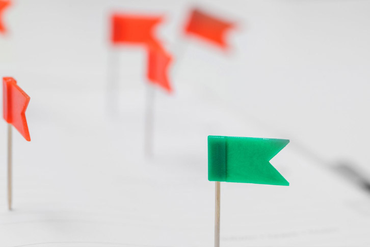 Red flag trong tình yêu là gì? Nhận biết sớm dấu hiệu độc hại để bảo vệ chính mình 5 Red flag và green flag trong tình yêu khác nhau như thế nào?
